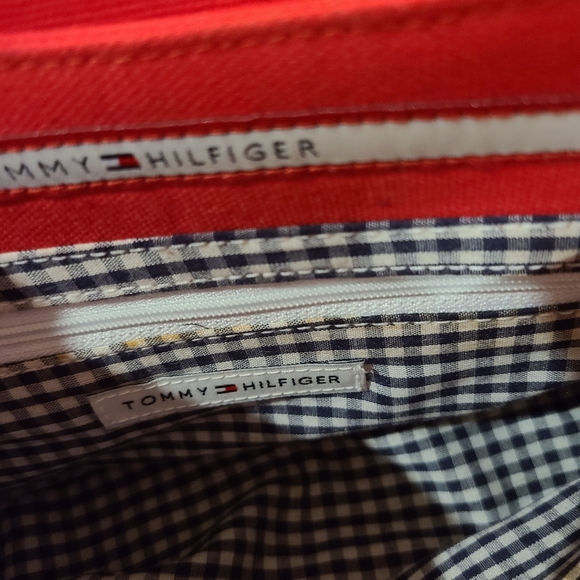Tommy Hilfiger red canvas messenger style bag purse - Picture 10 of 10